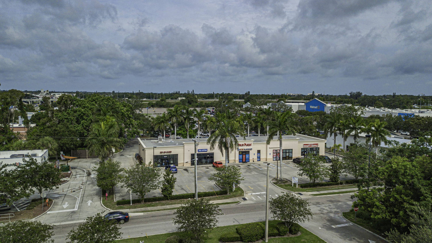 For Sale: Palm Plaza
RETAIL STRIP PLAZA - LONG TERM TENANTS